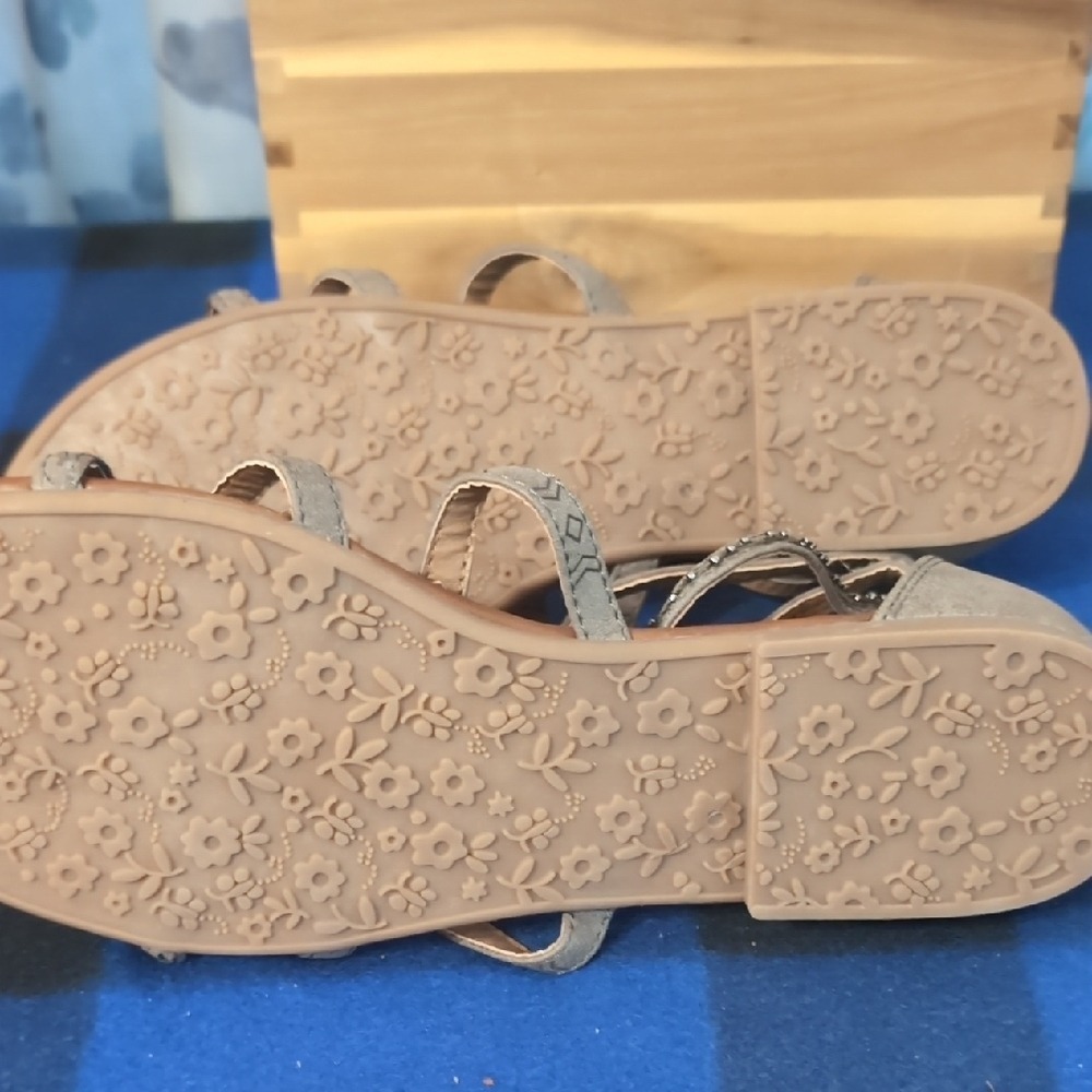 pop Taupe Braided T-Strap Embellished Sandals - Picture 5 of 6